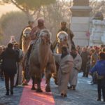 I re magi a dorso di cammello nelle vie del centro storico