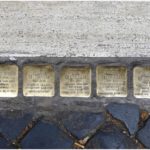Le 5 pietre d’inciampo a via Vespucci in ricordo dei 4 martiri ebrei